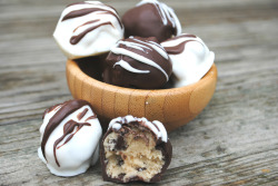 thecakebar:  Chocolate Chip Cookie Dough Truffles  these are eggless and has NO raw flour! &lt;3 