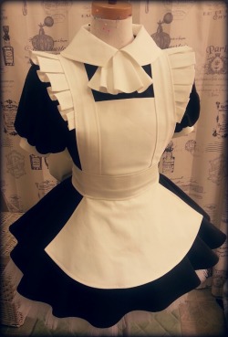 shikarius:  Since the cat’s out of the bag, here’s the detail on the maid uniform for Levi! It somehow turned into a 3 day project, but I’m quite happy.   I joked about maid Levi but generally uniform quality is awful… Clearly the solution was