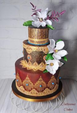 cakedecoratingtopcakes:  Elegant Indian Fashion. Claret Springtime  by Callicious Cakes  …See the cake: http://cakesdecor.com/cakes/193017-elegant-indian-fashion-claret-springtime  See, when I see stuff this intricate and amazing, I just want to give