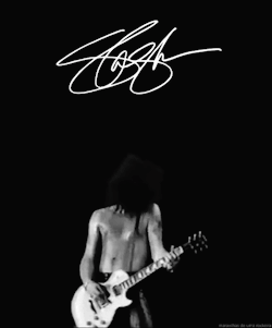 the-t-r-o-o-p-e-r:  “Guitar is the best form of self-expression I know. Everything else, and I’m just sort of tripping around, trying to figure my way through life.” - Slash 