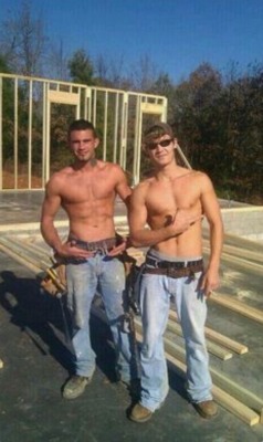 musclelover4826:  Dylan (his future self on the right) hated the idea of working on his uncles construction crew as a summer job. Most of the guys where either old men of the trade who’ve been doing it for years, or guys his age but who were dumb ass