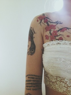 helainetieu:  I need more tattoos.  Instagram - @HelaineRose 