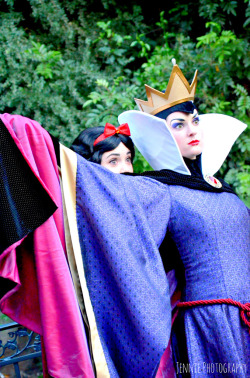 themagickingdom:  Peek A Boo with the Queen