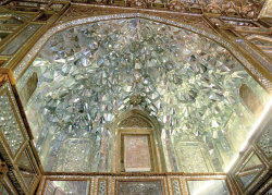 dixmndis:  cinoh:  The ceiling of the Hall of Diamonds in Tehran’s Golestan Palace.   💎🐇💎 