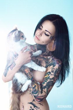 ink-paradise:  Cats &amp; Tattoos ❤💋😍  @ink-paradise 💋❤