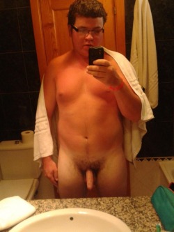 facebookxrated:  Tweeted his tan lines to