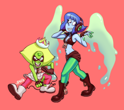jpegtwopointoh:peridot and lapis cosplaying pearl and marina