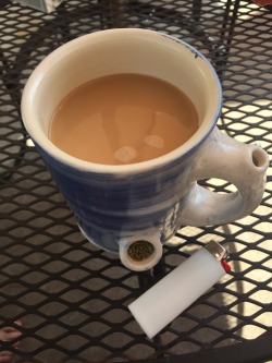 sectual-tention:  tiedyedsunfl0wer:  velveteen-haze:  my favourite way to wake and bake  so sick  This is truly amazing