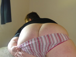 sumoboy69:  blackchub1314:  Nice fat chubby ass!!!   I need to fuck that  Ah, how I love the reveal
