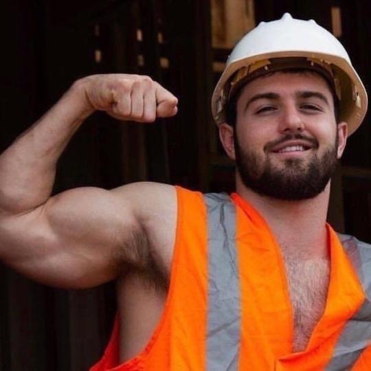 bootsize13:jocksandpits:Fucking gonna get you in a headlock Sexy tradie.