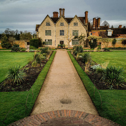 wanderthewood:  Packwood House, Warwickshire, England by Oxford Murray