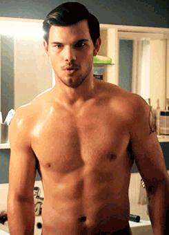 famousmeat:  Taylor Lautner shirtless &amp; wet in a towel on BBC Three’s Cuckoo