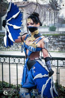 kamikame-cosplay:  Princess Kitana cosplay from Mortal Kombat X by  Cynthia Cos  
