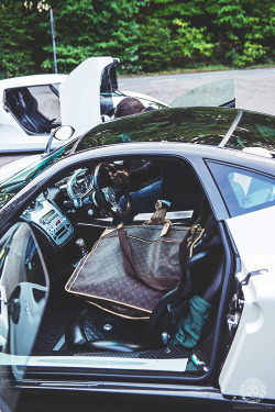 watchanish:Supercar luggage, starring the Zonda F and CCX.