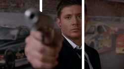 cumbersuds:  i-love-destiel-5-ever:      holy crap that is the best fake 3D gif set i ever saw      never watched supernatural in my life but reblogging because holY CRAp i thOUgh A GUN was ComiNG ouT of my SCREEN 