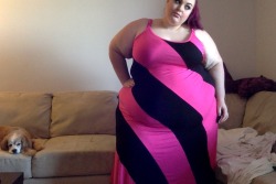 superandsexybbw: fuckyeahchubbyfashion:  Wearing my fav new maxi from Addition-Elle (dress size 4X) Also feat. my pup Whiskey   √ 
