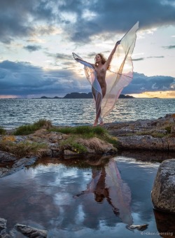 nudiarist: Ella Rose: the story: Norway part 1: Arctic Winds, Rainbows and Midnight Sun http://ellarosestory.blogspot.com/2014/06/norway-part-1-arctic-winds-rainbows-and.html 