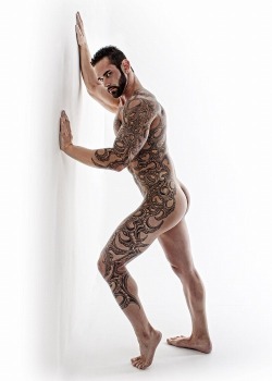 muscles-and-ink:  Alex Stilin - american model 27 years old 