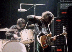  Jimmy Page using his bowing technique, 1969. 