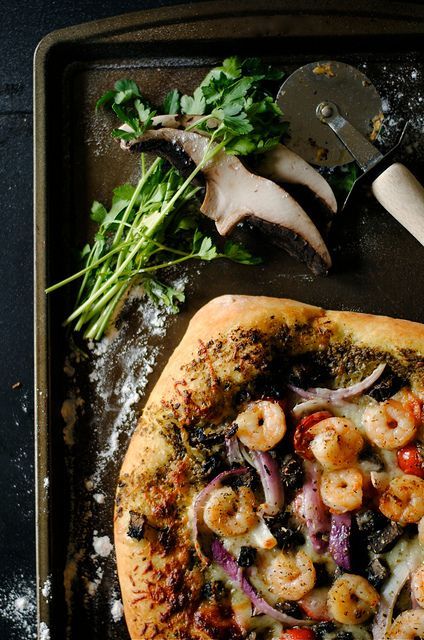 homedecordream:  :: Home Decor Blog :: Shrimp, Pesto, and Mushroom Pizza via Tumblr 