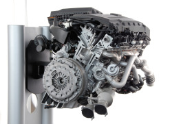 beautifullyengineered:  BMW F30 M3 + F32 M4 Engine Components (S55B30)