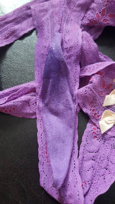 idschlicktothat:  I made a mess of my new panties 