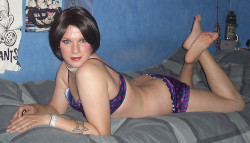 babes-crossdressing:  Transvestites XXX  Very sexy