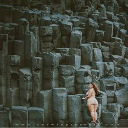 Last chance to buy a 2016 Iceland calendar! I have ten calendars left&hellip;. Normally ุ, now ฤ. They are half price because half the year has passed&hellip;. Here is the link: http://ift.tt/1LMBQEn (also in IG Bio) - Will gladly sign the cover for