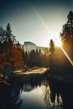 thelavishsociety:  Night in Yosemite by Kesler Ottley | LVSH 
