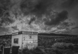 thefergs-pics: Snack bar #scotland #moray #banffshire #snack #blackandwhitephotography #bnw #bnwphotography #landscapephotography #landscape (at Grange Crossroads)