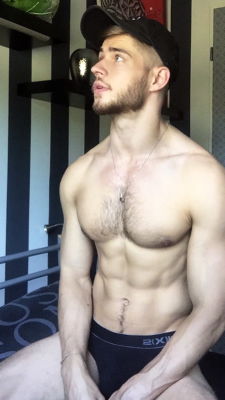 roboris89:  Feeling EMPY and wondering for CUMMANDS?Then SUBMIT and be a GOOD BOY