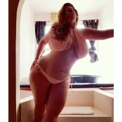 iwilleatyourcreampie:  londonandrews:  Fat AND sexy! You know that I am 240lbs, right?  … I think a lot of people imagine that I am tall. I am not. I am 5'5. My BMI has me in the “grossly obese” catagory…. Yet, I feel great. I feel capable and