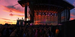 just-delusions:  Fifth Harmony concert during sunset 