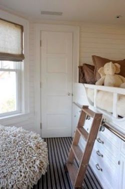 sweetestesthome:  great idea for storage in a small bedroom 