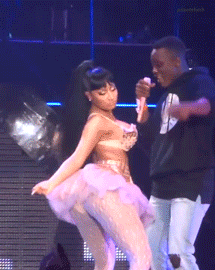 y0rkieee:  livefromthetunnel:  Nicki Minaj dances with a fan SALUTE THIS MAN NOT ALL HEROES WEAR CAPES  The way I know this guy 😭😭😭😭  Yay! He felt it!