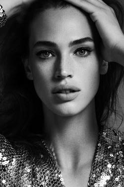 Amy-Ambrosio:  Crista Cober “Su Majestad, El Rosa” By Nico Bustos For Vogue Spain,