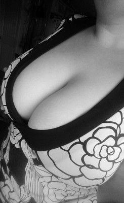 lavish-lucy:  lavish-lucy:  I can’t decide whether my boobs love this shirt or if this shirt loves my boobs. Either way…❤   Curves ❤