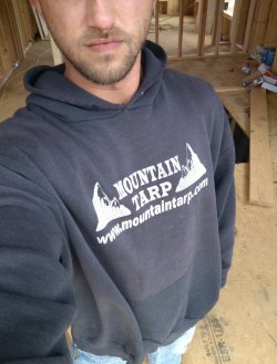 2sthboiz:  mmmm hot house builder trade   Sexy. He can build my house