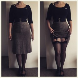 the-nylon-swish:I love my new vintage skirt