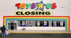 retrogamingblog:Toys R Us is closing all stores after 60 years in business our childhood has truly died&hellip;..