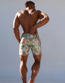 That back, that ass, those calfs! ðŸ˜http://imrockhard4u.tumblr.com