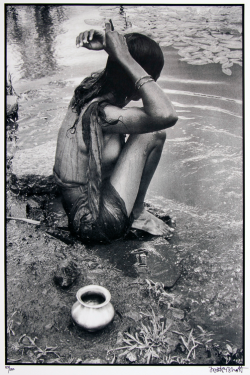firsttimeuser:  Jyoti Bhatt.  A woman bathing, Madhya Pradesh, 1970 