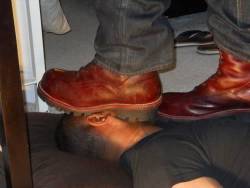 humandoormat:Master in His heavy boots destroying some fag’s face