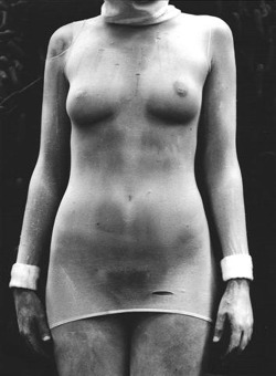 Pictor-Mulier:  Life-As-I-Want-To-Know-It:  Void-Dance:  Melisaki:  © Greta Buysse