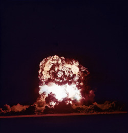 unidentified nuke Blast photo by J R Eyerman for LIFE