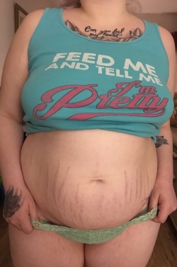 mychubbyqueen:  Didn’t take any pics today but here’s some big round belly from the other night hat I didn’t post.   Let’s tease this piggy for how fat she is getting 🐷🐷