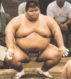hamasumo:  What a sumo wrestler !! this guy must be very strong ! he could crush me and i’d like.. and he fuck me !!