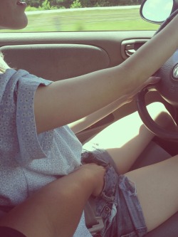 madsexontop:  Keep driving Topless at #madsexontop  I want this done to me so bad.