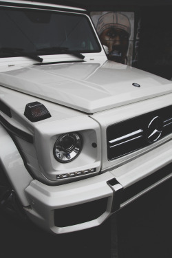 envyavenue:  Boss in all White by Denis G.  I want one all black
