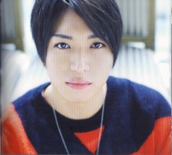steffchan:  Yuya’s red &amp; black sweater.. From the photobook :3 